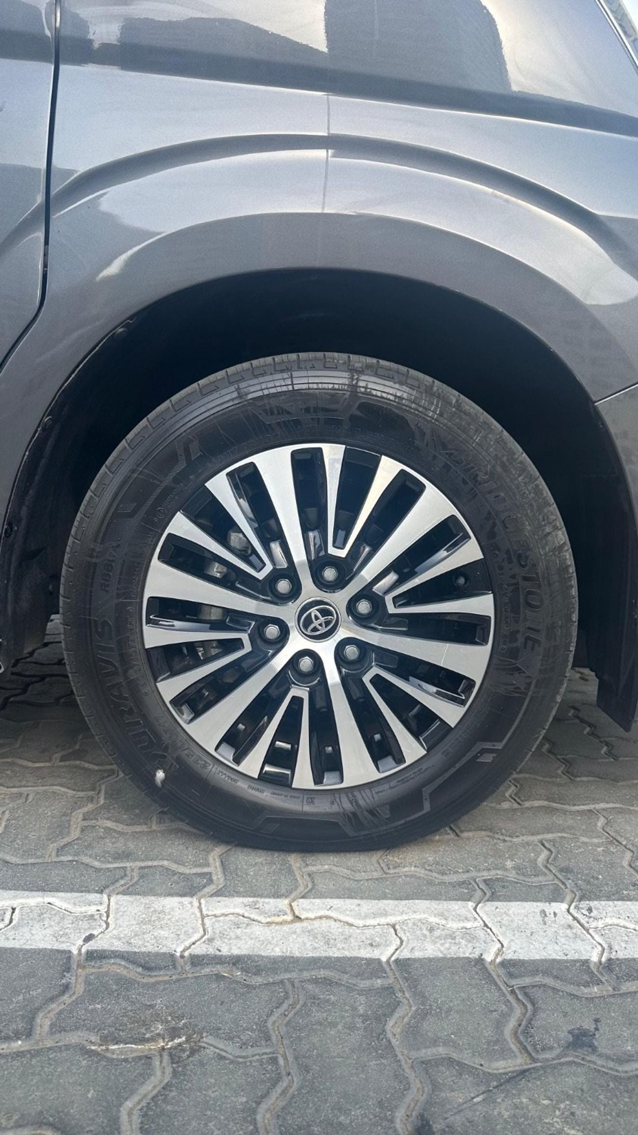 تويوتا جرافينا Right Hand Drive