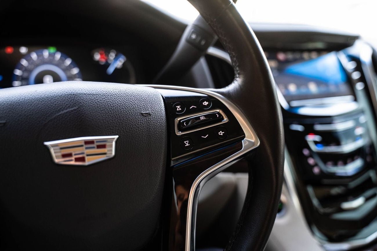 Cadillac Escalade Platinum 6.2L V8 2016 GCC Low Mileage