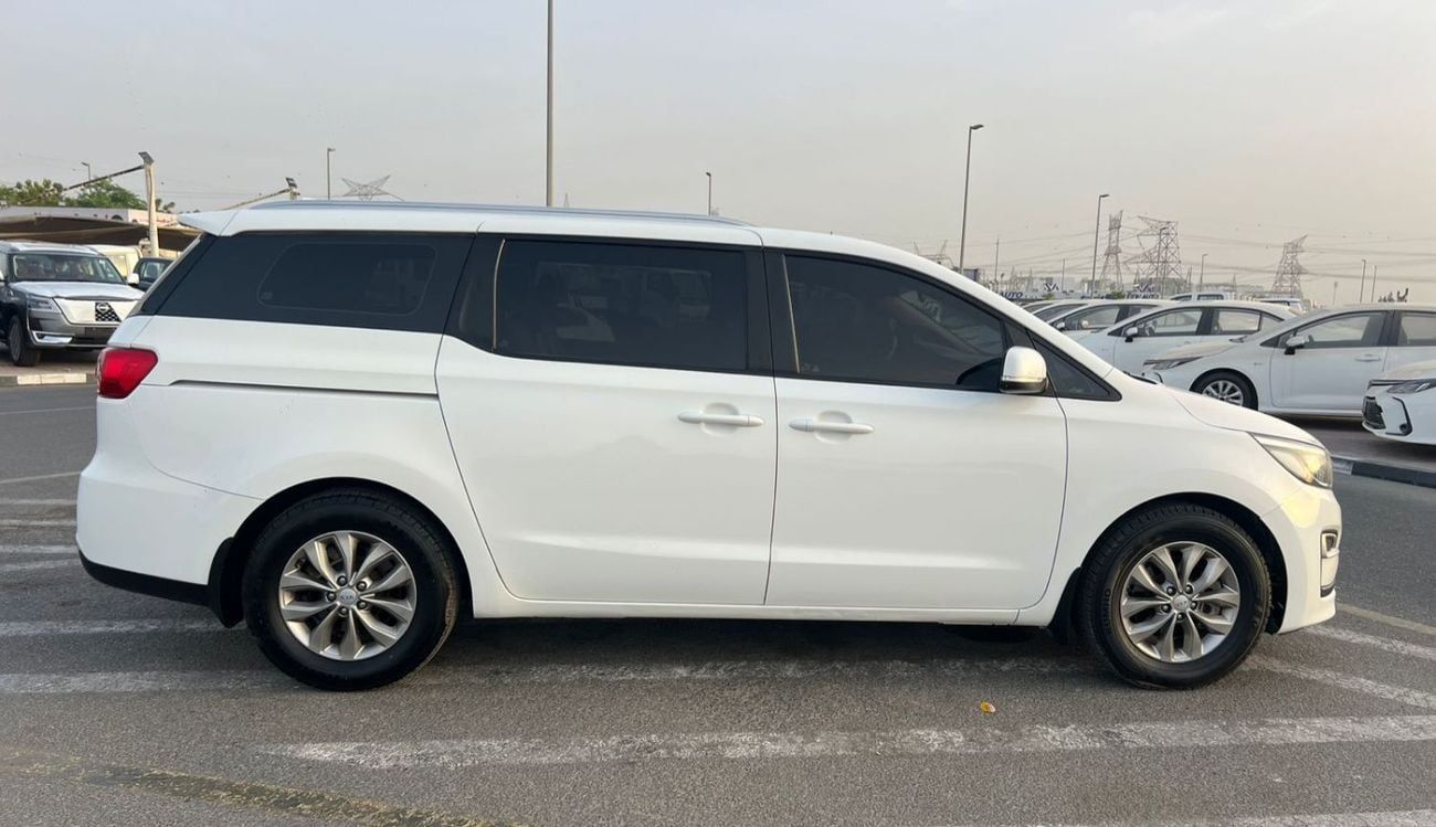 Kia Carnival 2020 Kia Carnival Gcc - No Accident - 7Seater Rear sensor