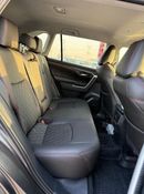 تويوتا راف ٤ 4WD XLE 2.5 push start, leather seats