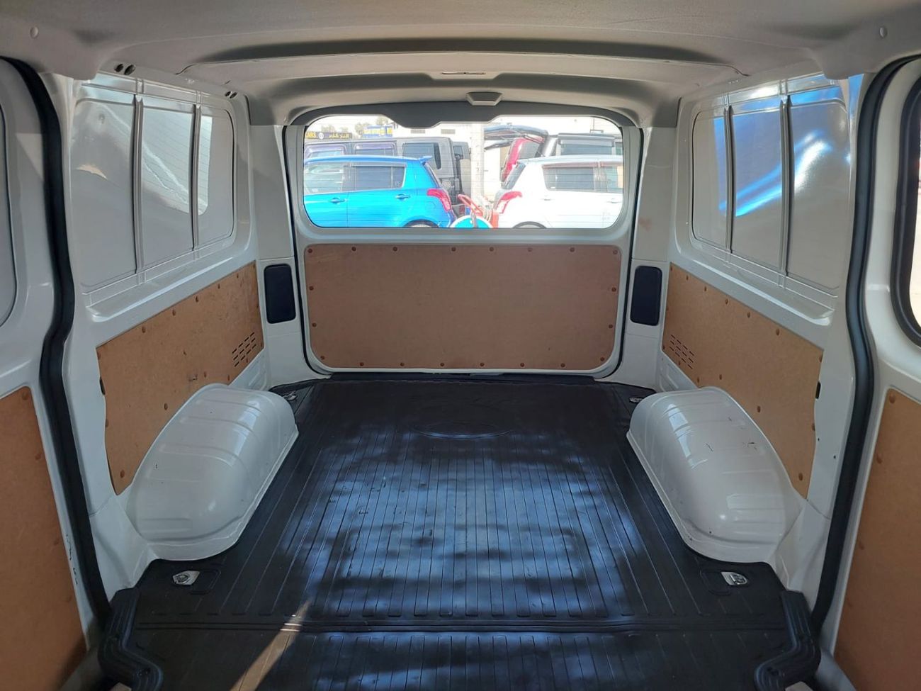 Toyota Hiace (RAMADAN OFFER) TOYOTA HIACE  VAN RHD 2025 MODEL 2.8 L DIESEL AUTOMATIC(PM80832)