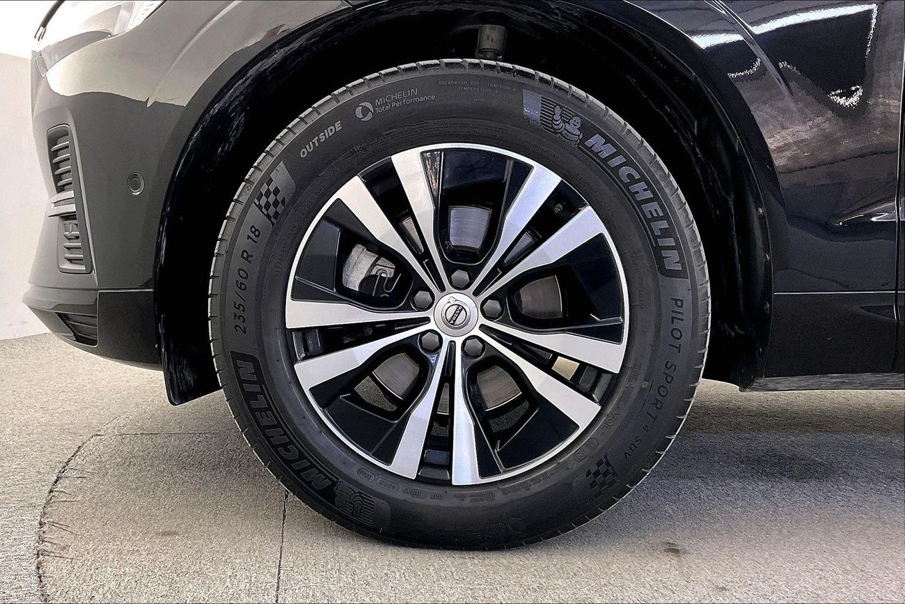 Volvo XC40 T4 Momentum | Guaranteed Warranty | 0 Down Payment