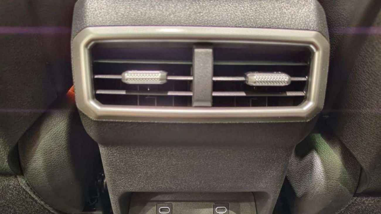 كيا سبورتيج SX 2.0L MPFI | Petrol | Automatic | All Wheel Drive | 5 Seats | 5 Doors