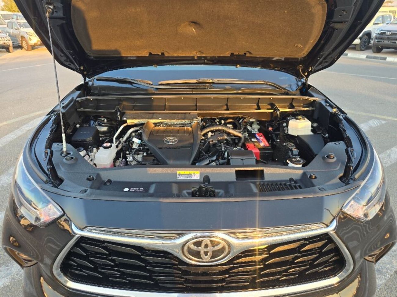 Toyota Highlander 2023 Model 2.4cc engine Sunroof, 4x4 and 7 seater