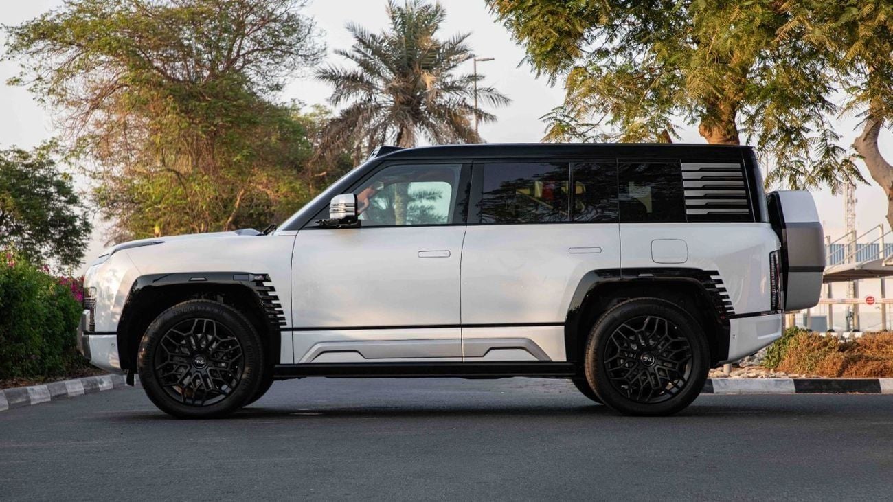 Yangwang U8 DM-i PREMIUM EDITION | 22" Alloy with Float Mode | 2025 | For Local Registration +10%