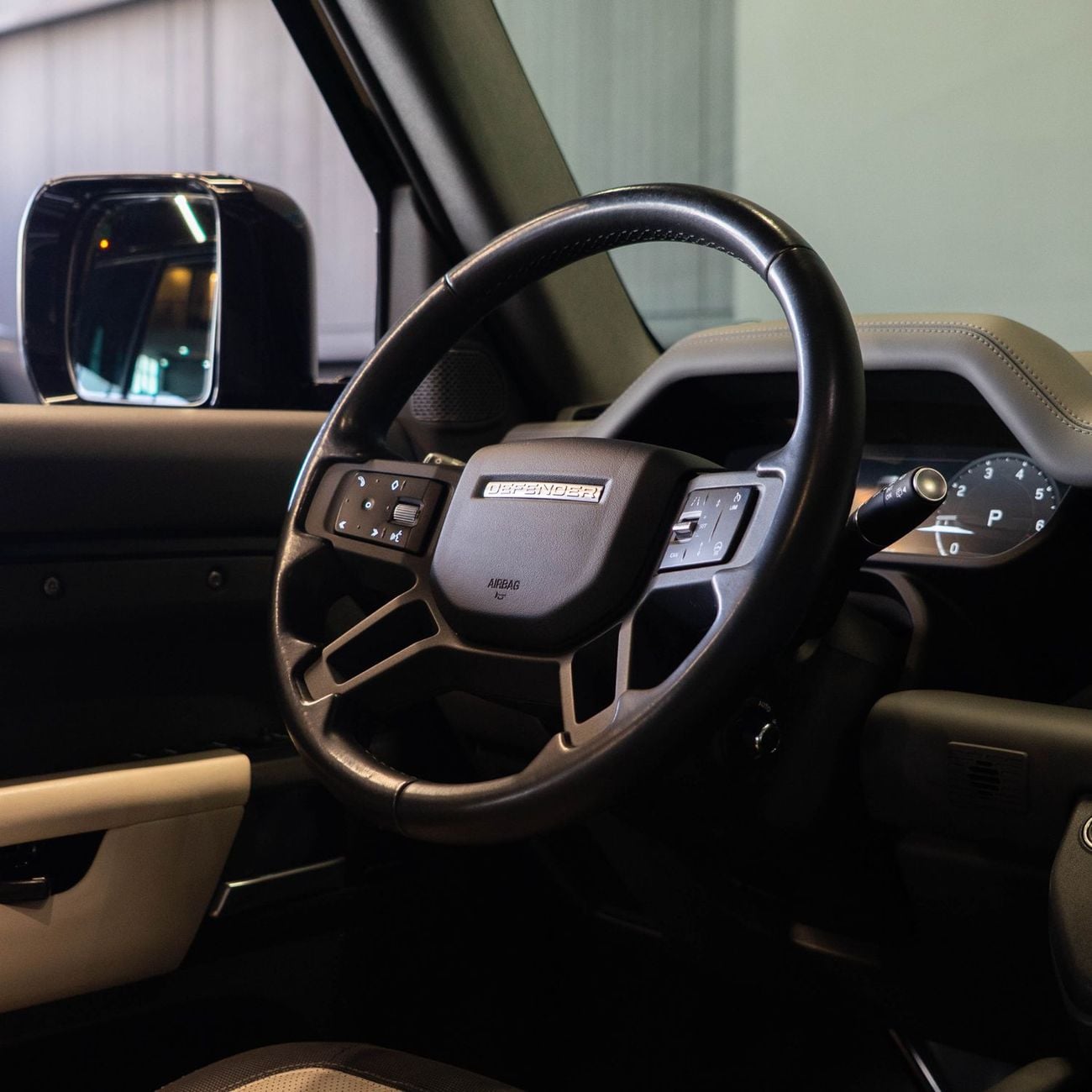 Land Rover Defender 110 X-DYNAMIC HSE P400 AED 4,599 pm  • 0% Downpayment • Defender X-Dynamic P400 HSE • 1 Year Warranty