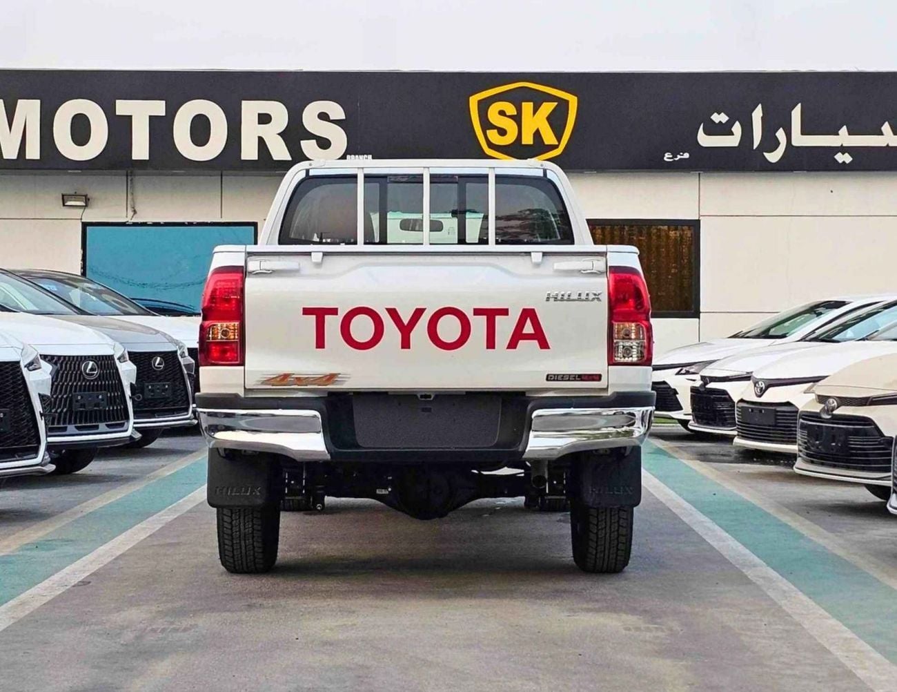 Toyota Hilux NARROW BODY / DOUBLE CABIN / 2.4L DIESEL M/T 4WD /  POWER WINDOWS (CODE#HMD)