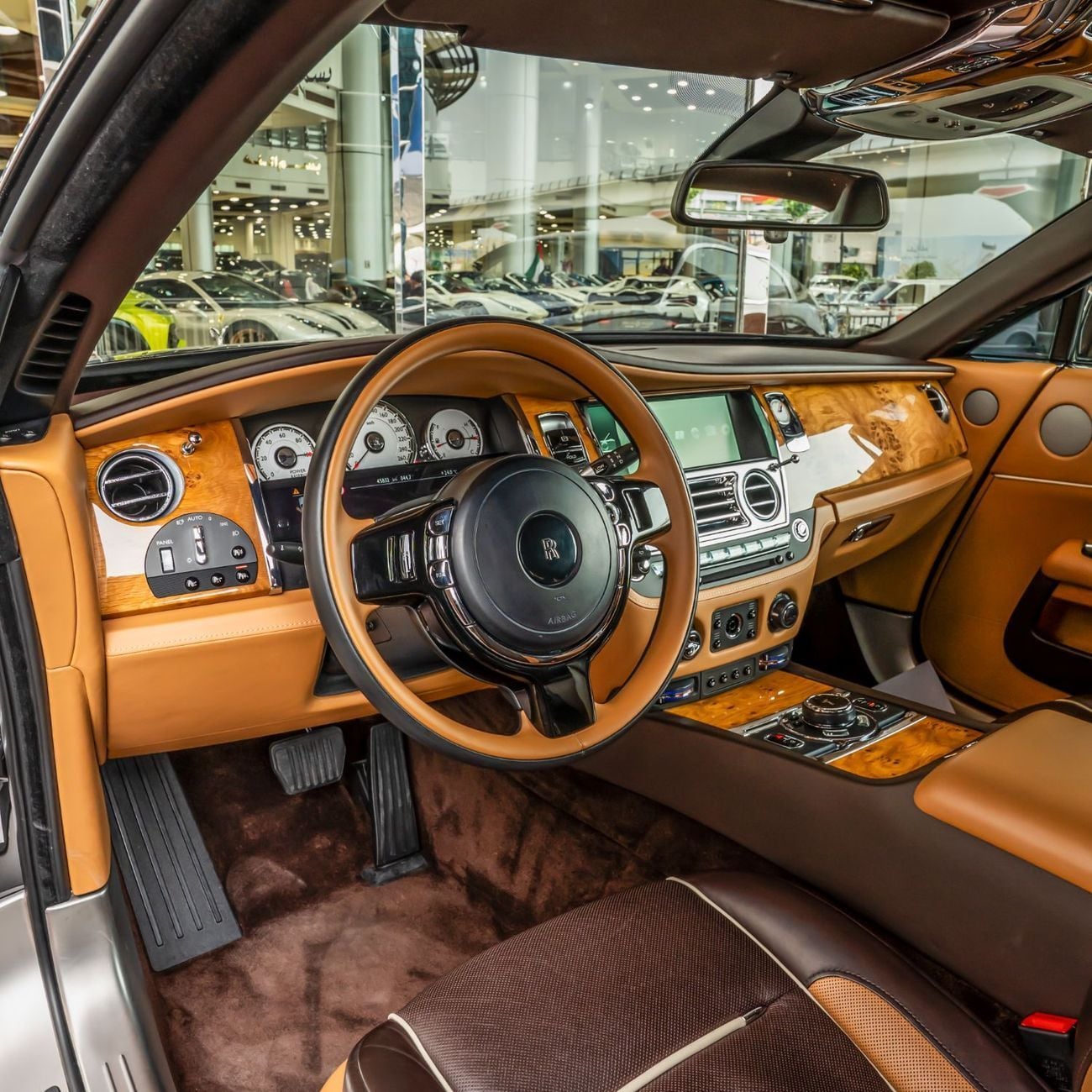 Rolls Royce Wraith STD 2017 | ROLLS ROYCE WRAITH | 3 BUTTONS | STAR LIGHT | 45,000KM | GCC