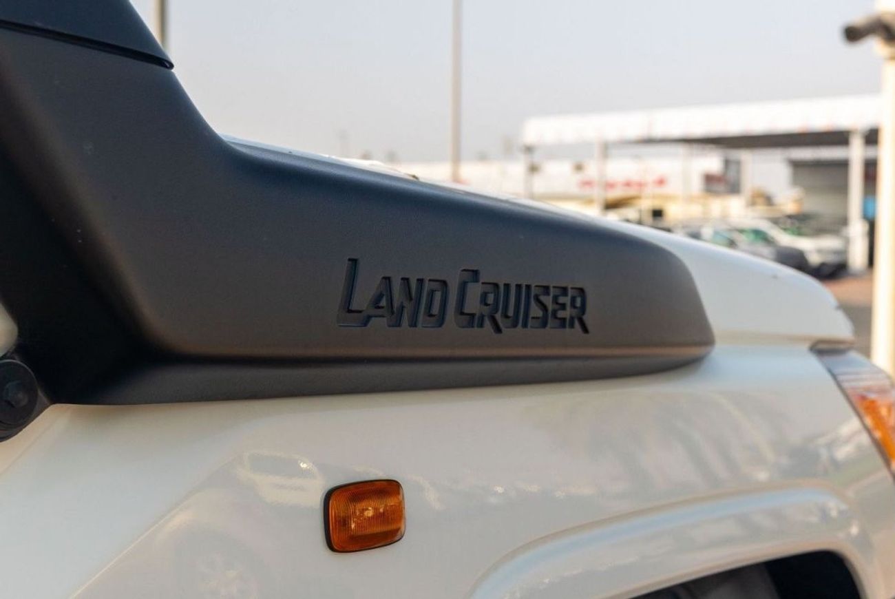 Toyota Land Cruiser Pick Up DC 4.5L V8 DIESEL 4X4 2022 | SNORKEL | TRACTION CONTROL