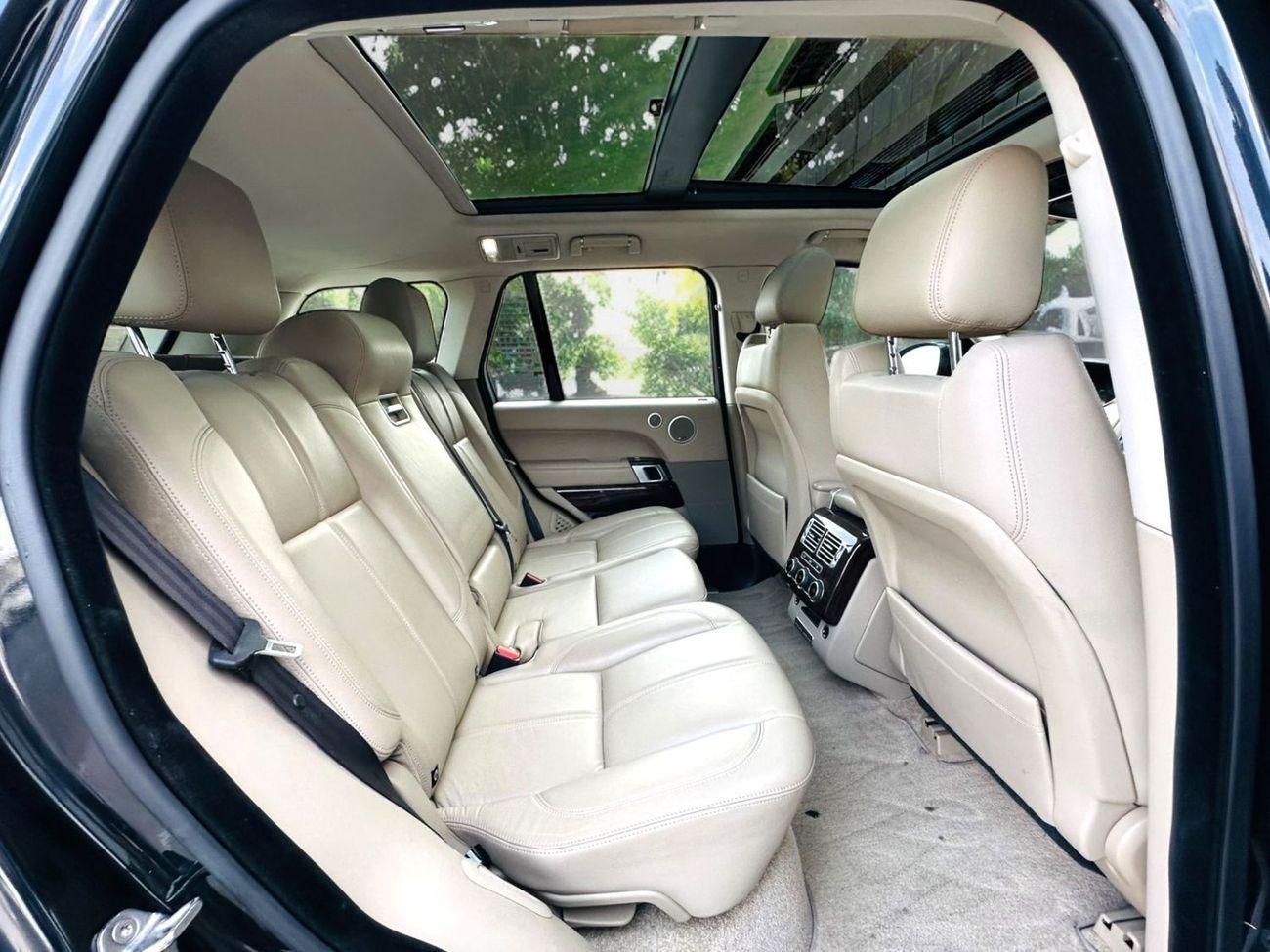 Land Rover Range Rover Vogue 5.0L Vogue HSE 5.0L V8 | 2016 | GCC SPECS | AED 1,850 Per Month