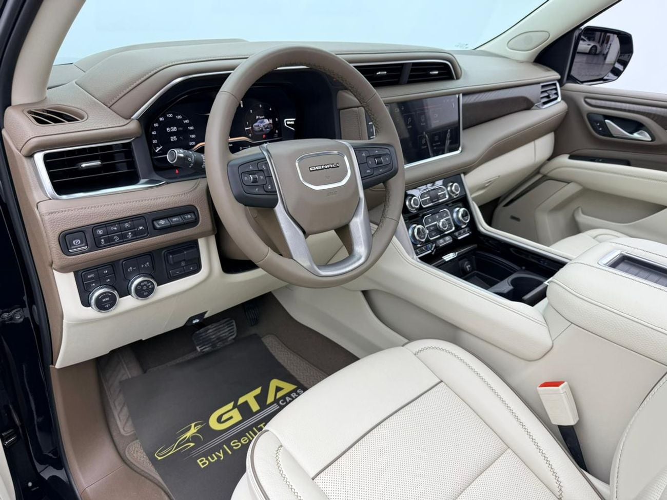 جي أم سي يوكون 2024 GMC Yukon Denali, 2029 GMC Warranty + Service Pack, Very Low Km, 7 Seater, GCC