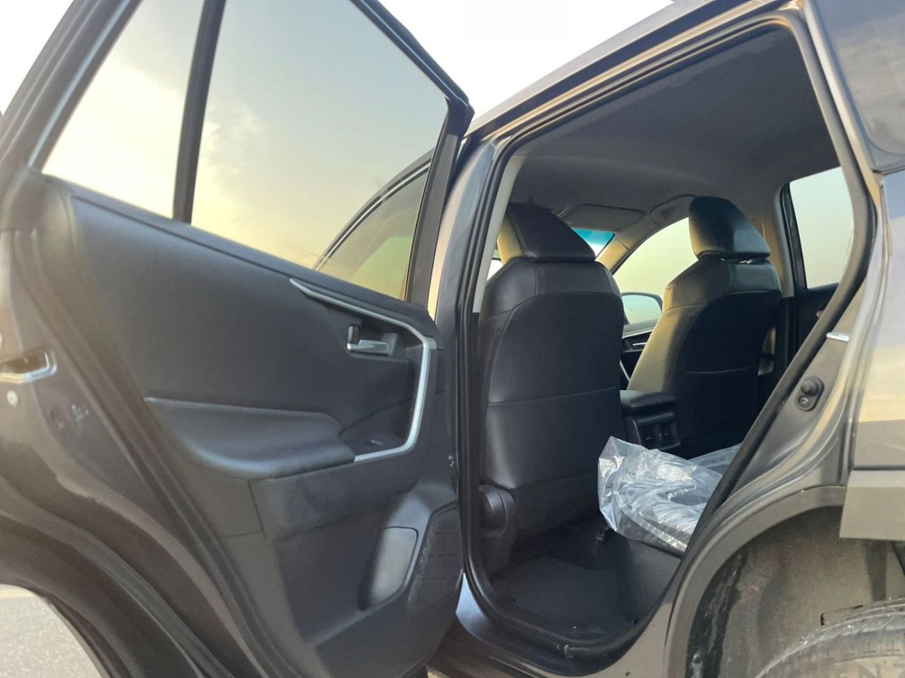 تويوتا راف ٤ 2021 Toyota RAV4 Hybrid - 2.5L V4 - Right Hand Drive - Japan Specs - 22,400 Km