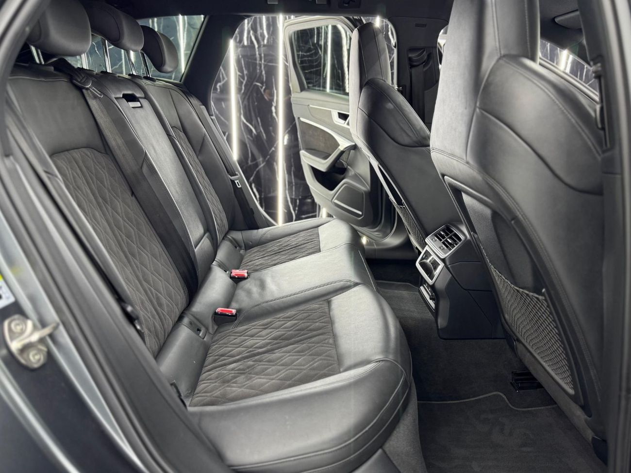 أودي RS6 quattro 4.0L 2021 Audi RS6 Quattro Sportback, Warranty, Carbon Fiber Package, Full Options, 591HP