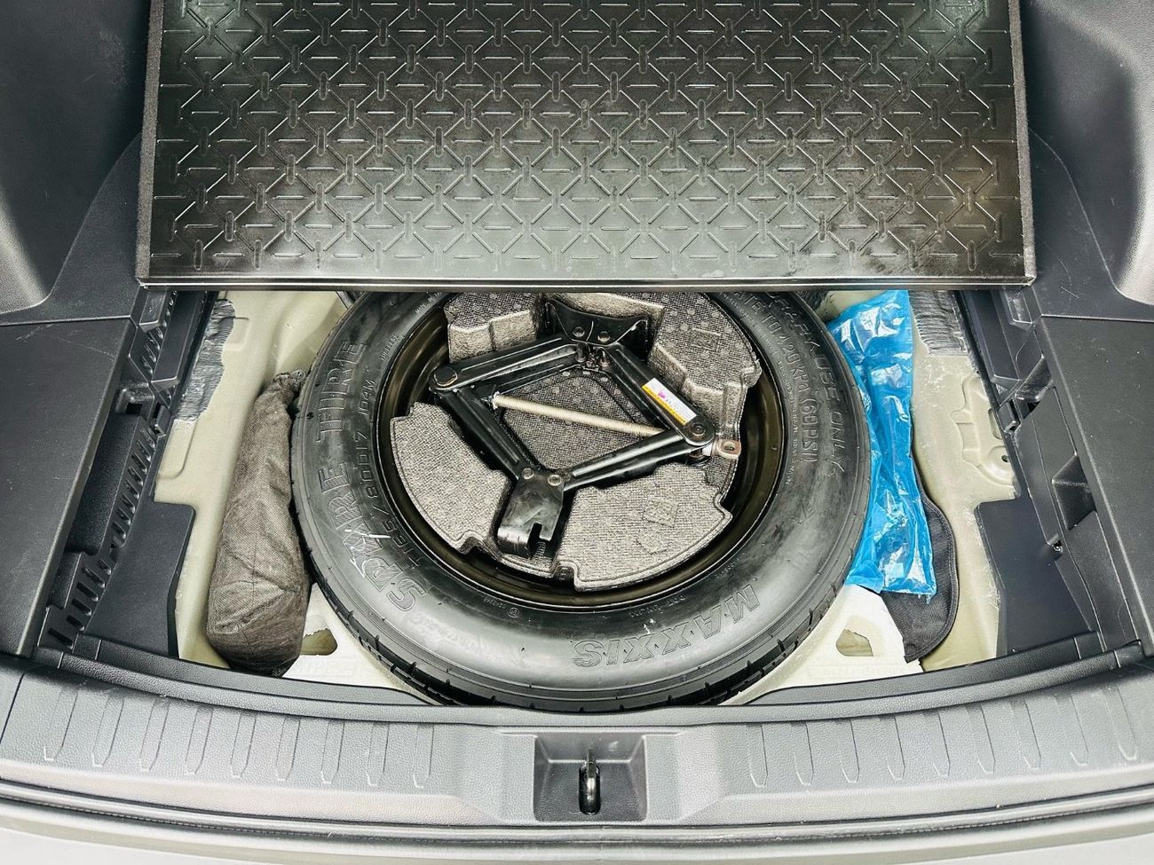 تويوتا راف ٤ 2022 Model XLE Hybrid 2.5L V4 Full Option Very Clean And Perfect condition