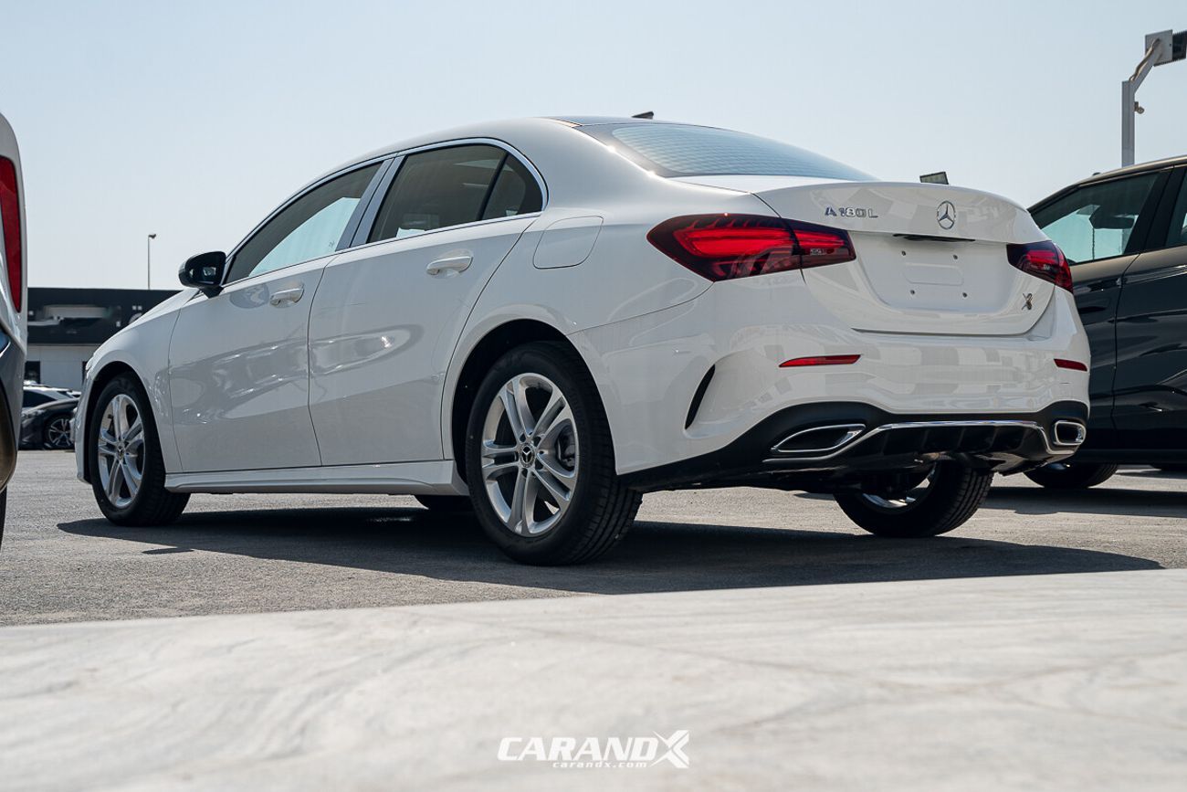 Mercedes-Benz A 180 Mercedes-Benz A 180 1.3L 2025