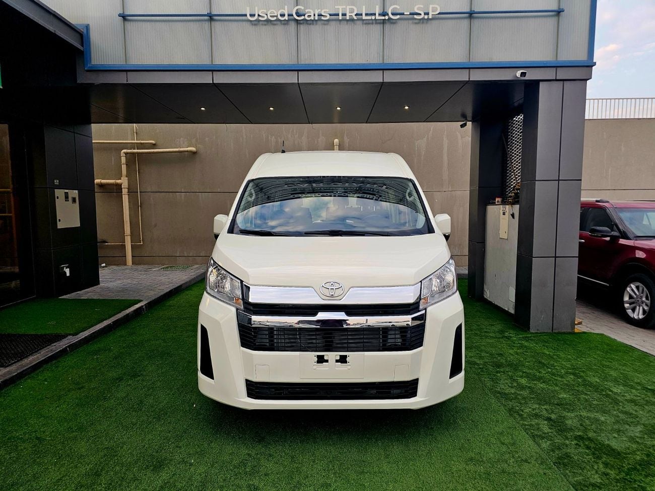 تويوتا هاياس GL PASSENGER/ PATROL MANUAL/ 3.5 V6/ LOW MILEAGE