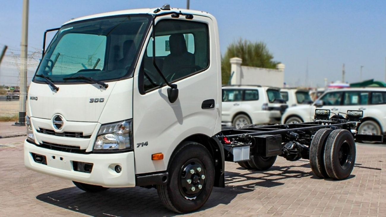 Hino 300 HINO/XZU 710L/XZUJ3 6.5 TON 300S Wide cab 4X2