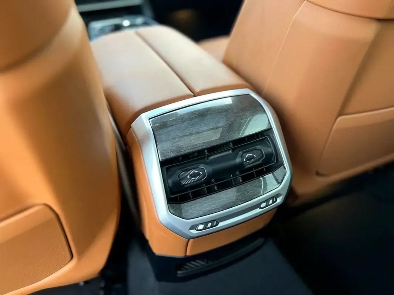 BMW 735i MASTERCLASS PURE EXCELLENCE BMW 7 Series 735 2025 GCC specs