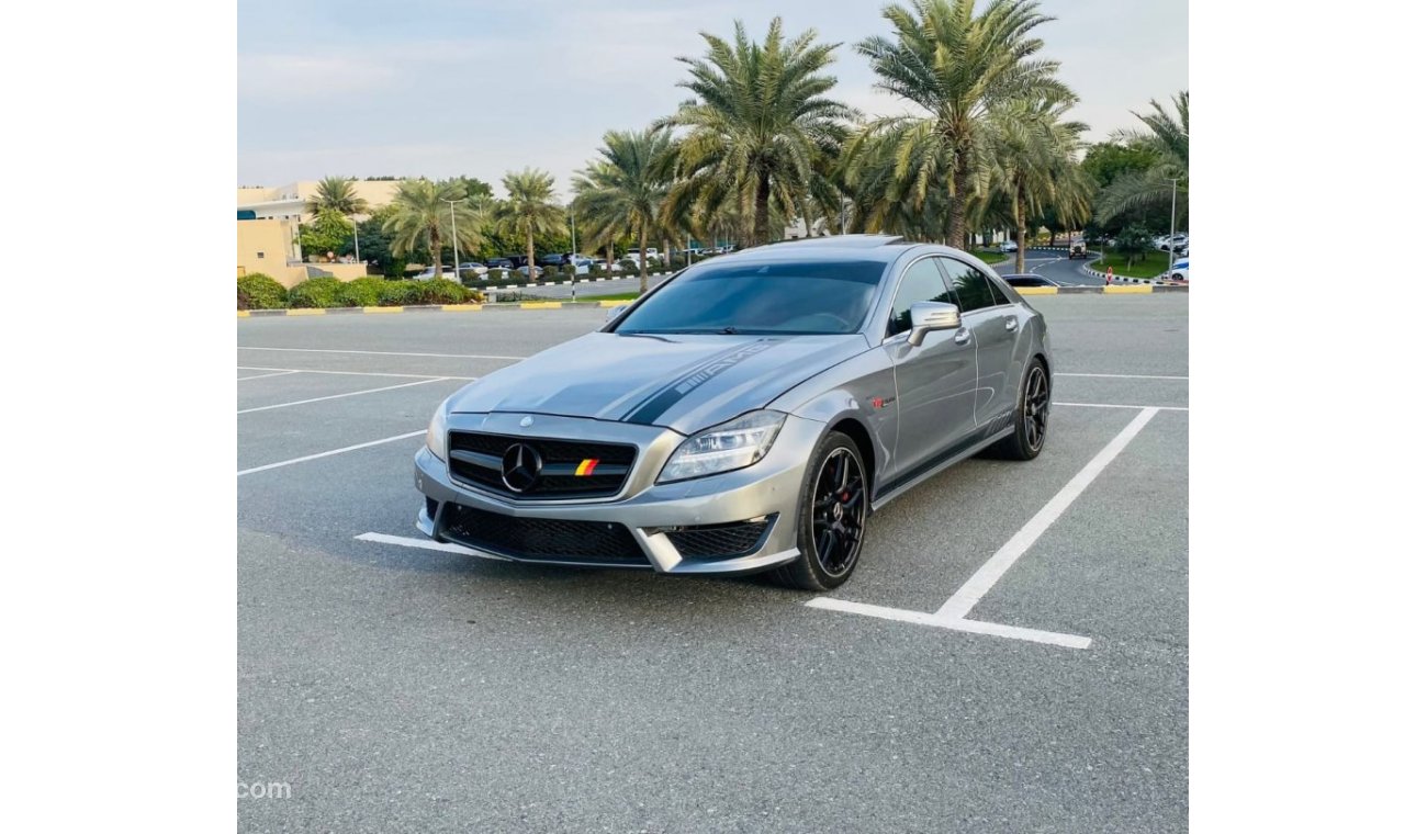 مرسيدس بنز CLS 55 AMG السياره بحاله ممتازه جدا لا تحتاج إلى شيء