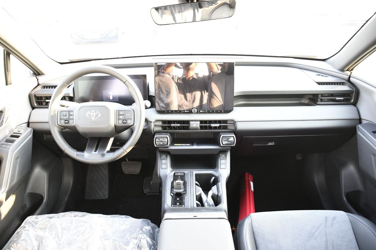 Toyota RAV4 VXR HEV 2.5L full option Ready stock