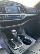 تويوتا هايلاندر 2018 Toyota Highlander XLE 3.5L V6 Full Option Sunroof 7 Leather Seats - Radar & BSM Auto Trunk -