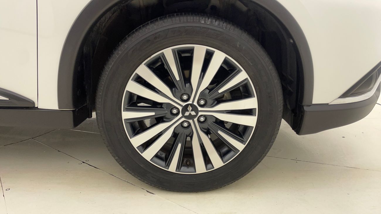 Mitsubishi Outlander GLS MID 2.4 | Zero Down Payment | Home Test Drive