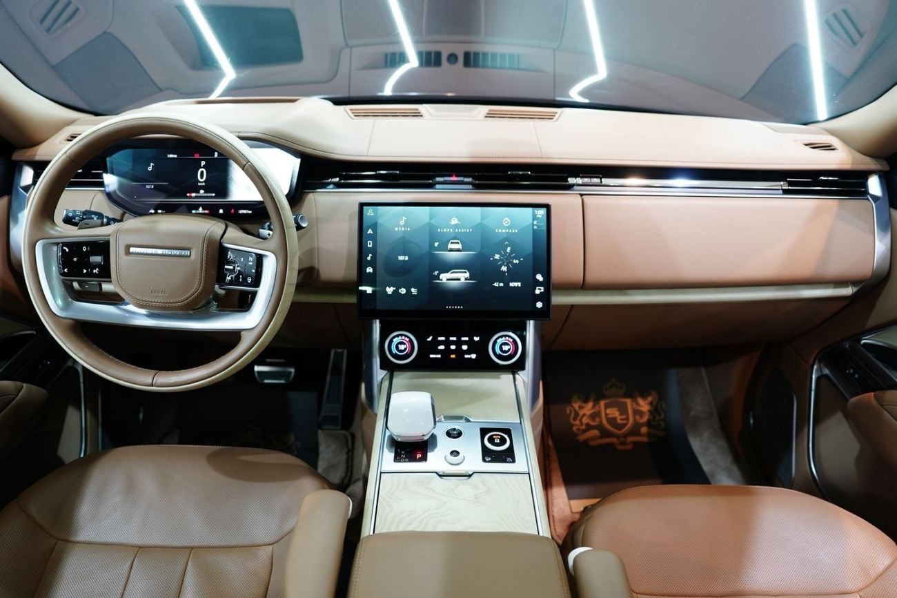 لاند روفر رينج روفر SV LWB P530 2023 Vogue SV LWB, Two-Tone Interior, Executive Rear Seat w/ Entertainment, Al Tayer Warr + Serv!!