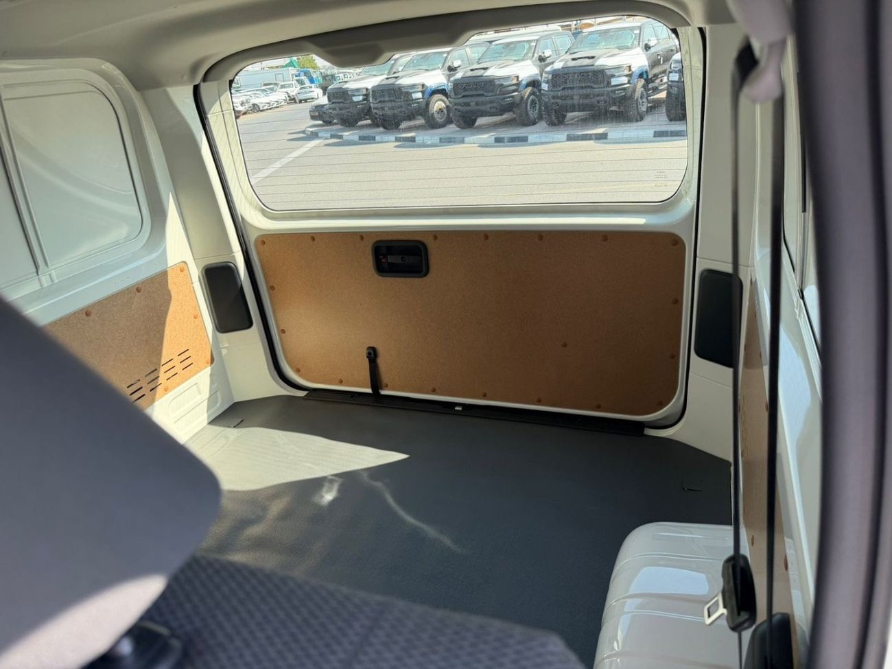 Toyota Hiace Hiace 3.5 MT petrol semi Cargo 2026