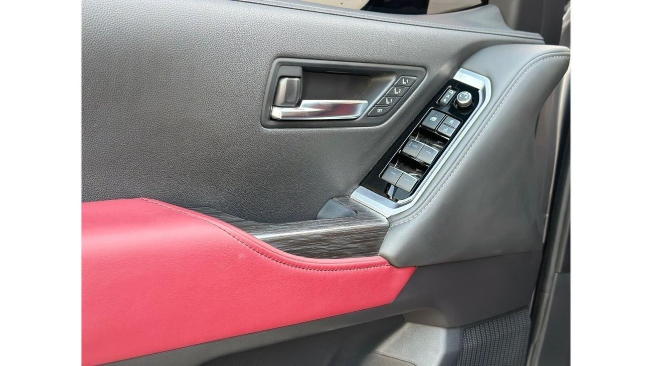 Toyota Land Cruiser GR-S TOYOTA LAND CRUISER GR MODEL 2022 GCC SPECS UNDER WARANTY + SERVICE CONTRACT NO ACCIDENT OR PAI