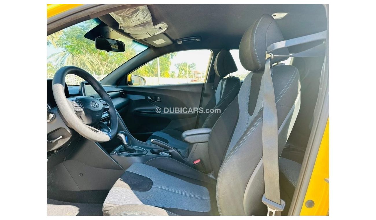 Hyundai Veloster Std 840 PM || HYUNDAI VELOSTER 2.0L || ORIGNAL PAINT || GCC || NEW YEAR OFFER