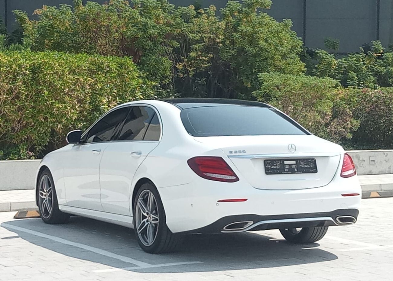 Mercedes-Benz E200 E200