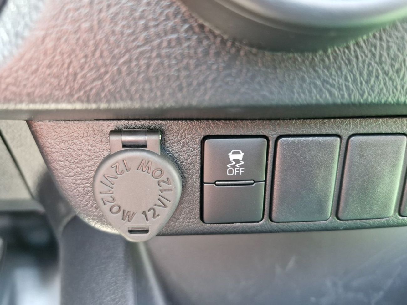 Toyota Hilux 2024 Toyota Hilux S/C P/up 4x2 2.0L Petrol Brand 0Km