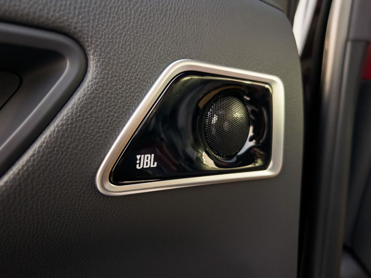 Toyota Land Cruiser 3.5T VXR Hybrid EXPORT ONLY - 2025 LC300 3.5L VXR Hybrid (Bahraini Spec)