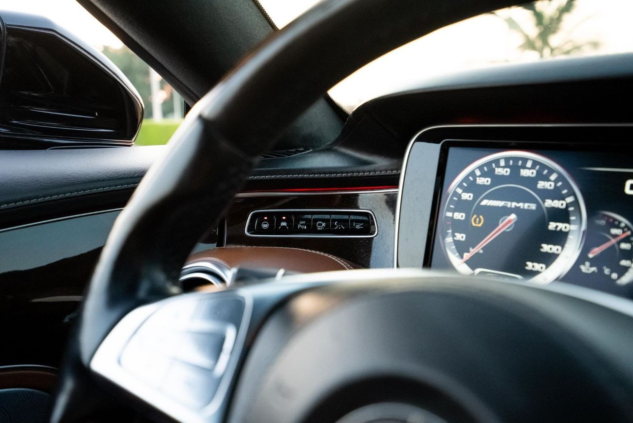 Mercedes-Benz S 63 AMG 3years warranty and2 years service Contact number 0507273386