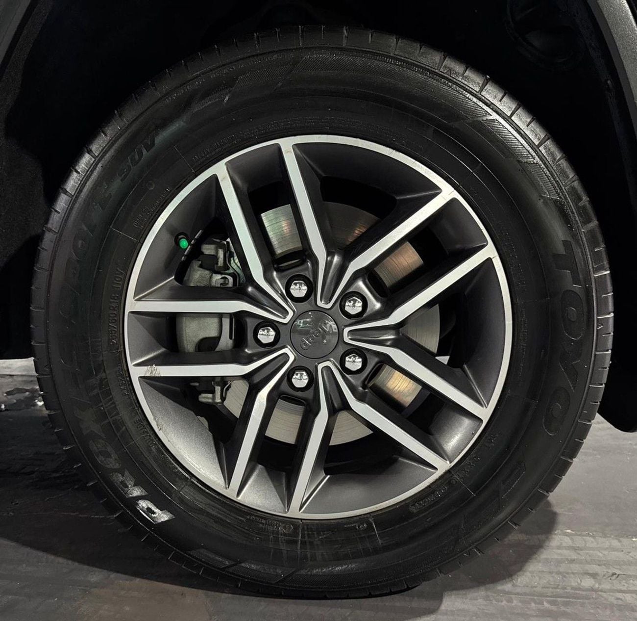 جيب جراند شيروكي Jeep Grand Cherokee | 4x4 Limited | Low mileage | Gcc