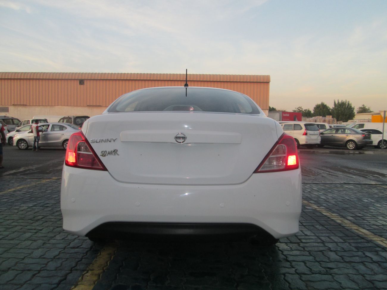 نيسان صني 1.5L New Condition Excellent Drive GCC