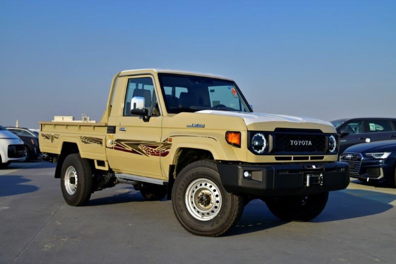 تويوتا لاند كروزر بيك آب SINGLE CAB DLX 2.8L DIESEL AT-EURO 5