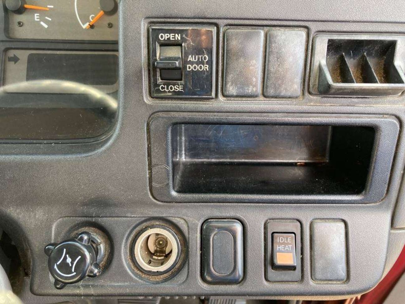 Nissan Caravan 4.2L V6 DIESEL /  2003/29SEAT/BHW41