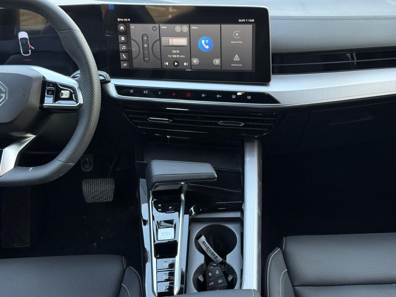 أم جي وان 1.5 LUX