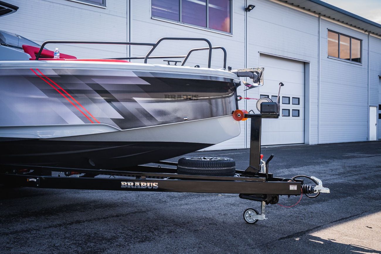 برابوس جي 800 ويدستار - مرسيدس-إيه إم جي جي 63 Boat BRABUS SHADOW 300 CROSS TOP INCL. TRAILER