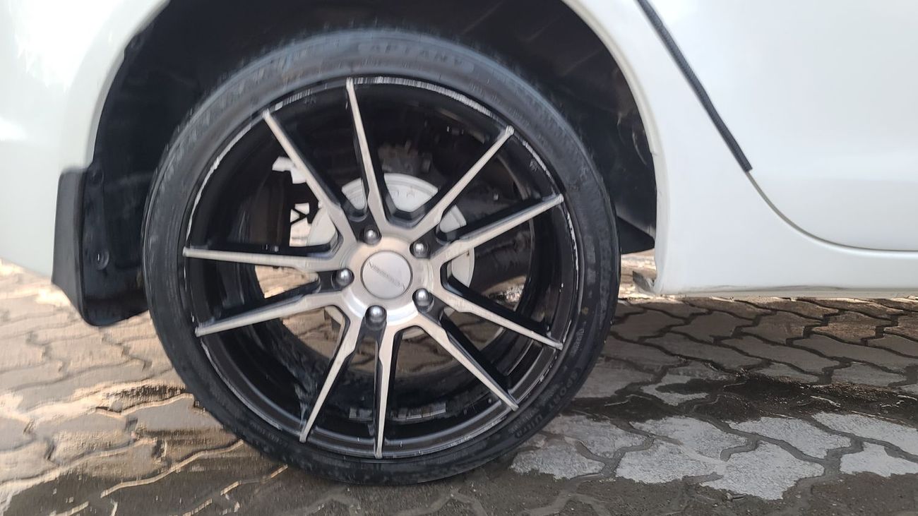 Mitsubishi Lancer خليجي