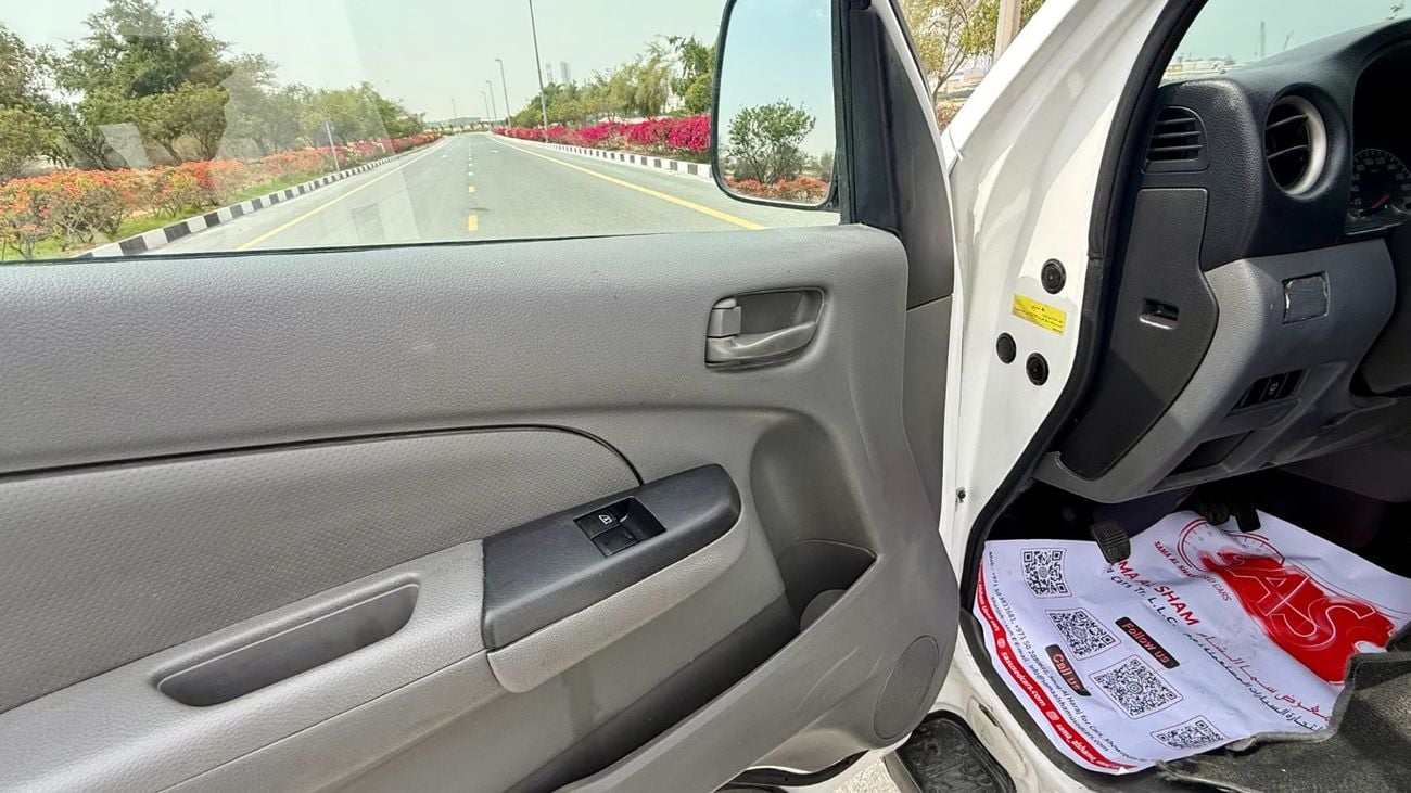 Nissan Urvan Panel Van Std 2.5L M/T (3 Seater) Petrol (4 Door)