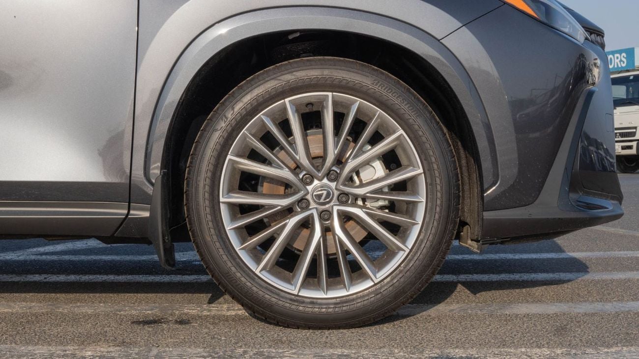 Lexus NX350h Hybrid 2.5L 2025 Lexus NX350h 2.5L AT Hybrid (Gray)