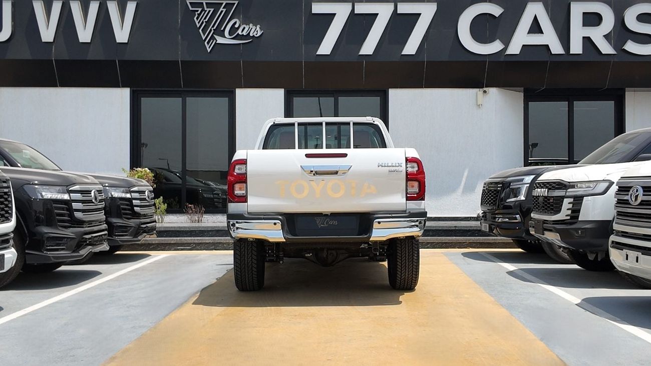 تويوتا هيلوكس  TOYOTA HILUX SR5 4.0 V6 4WD A/T 2026