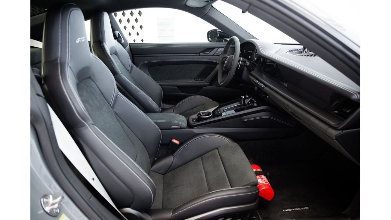 Porsche 911 CARRERA GTS