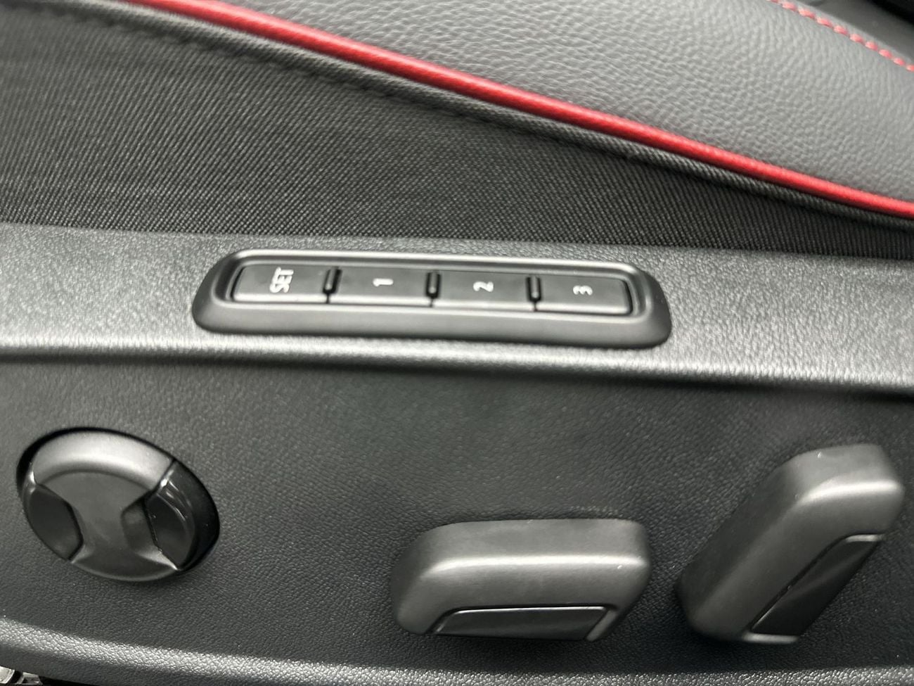 فولكس واجن جولف GTI SEL 2.0T