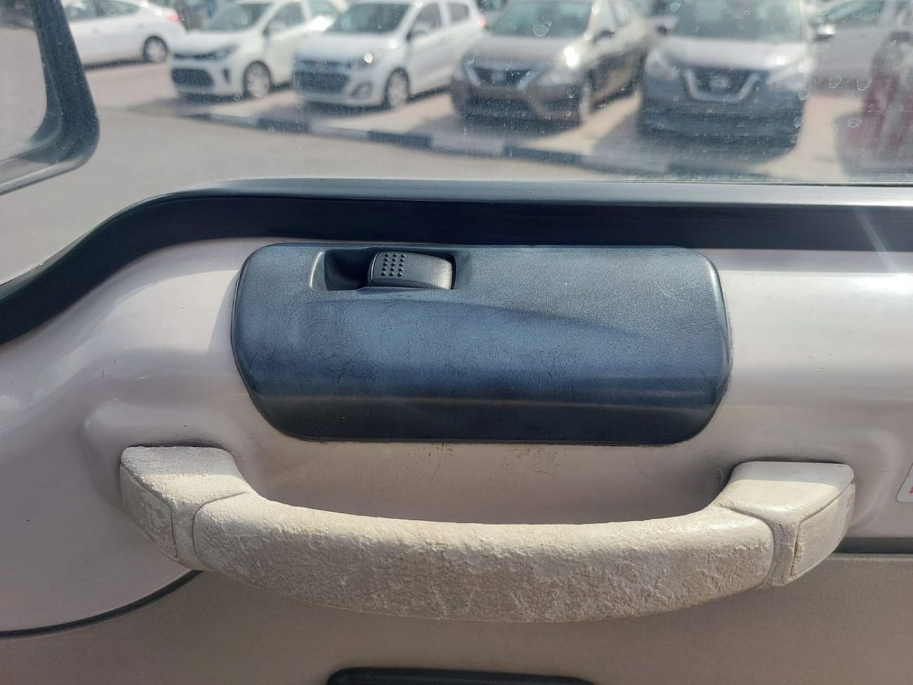 ميتسوبيشي روزا MITSUBISHI ROSA BUS RHD 1999 MODEL 5.2 L DIESEL AUTOMATIC(PM00153)