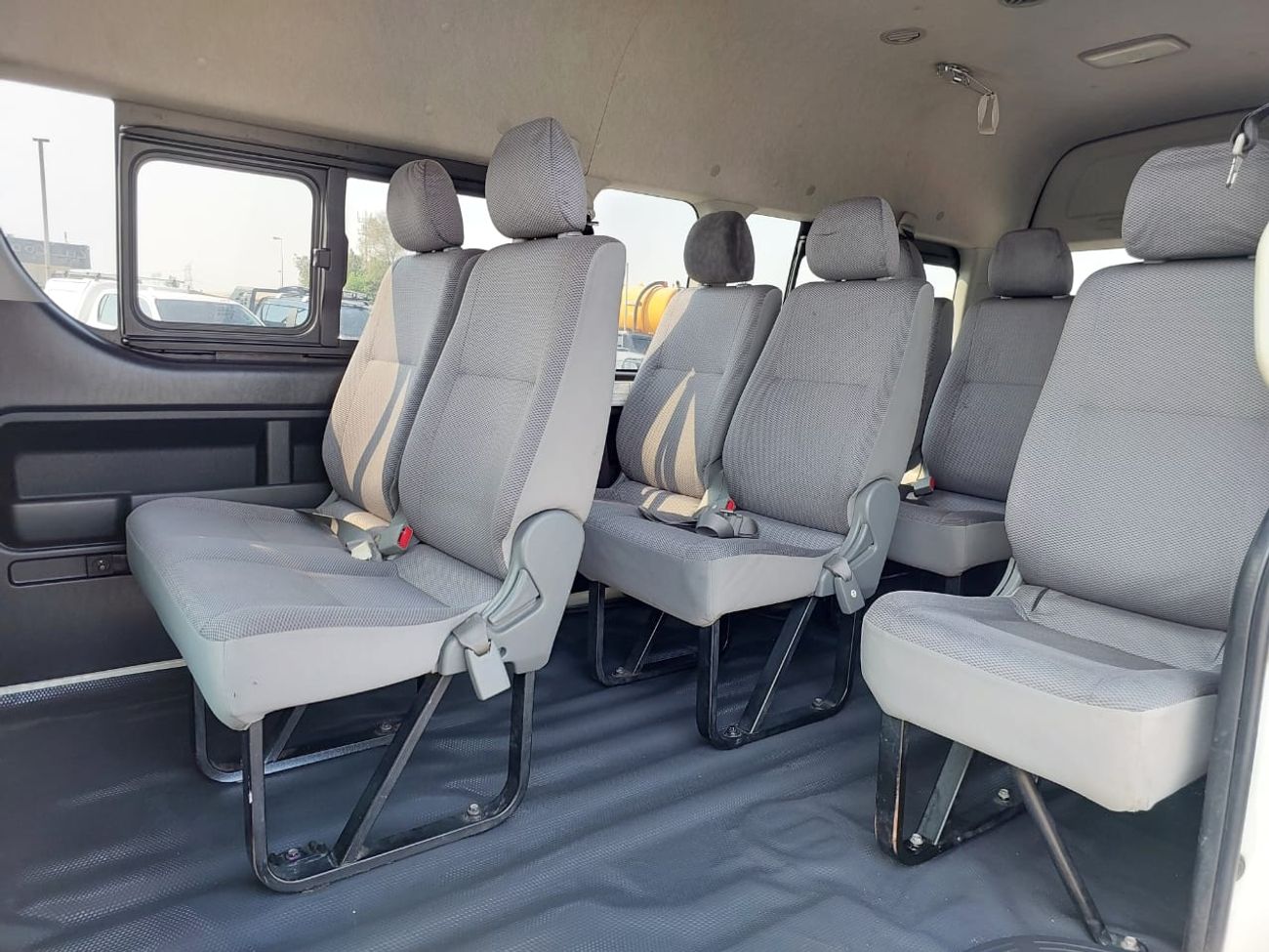Toyota Hiace TOYOTA HIACE COMMUTER VAN RHD 2015 MODEL 2.7 L PETROL AUTOMATIC(PM07411)