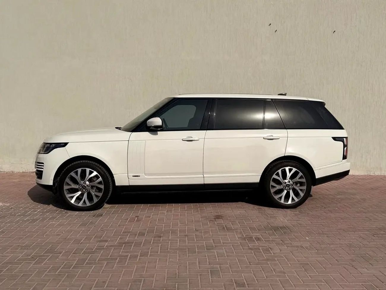 Land Rover Range Rover Vogue SE Supercharged | GCC Specs