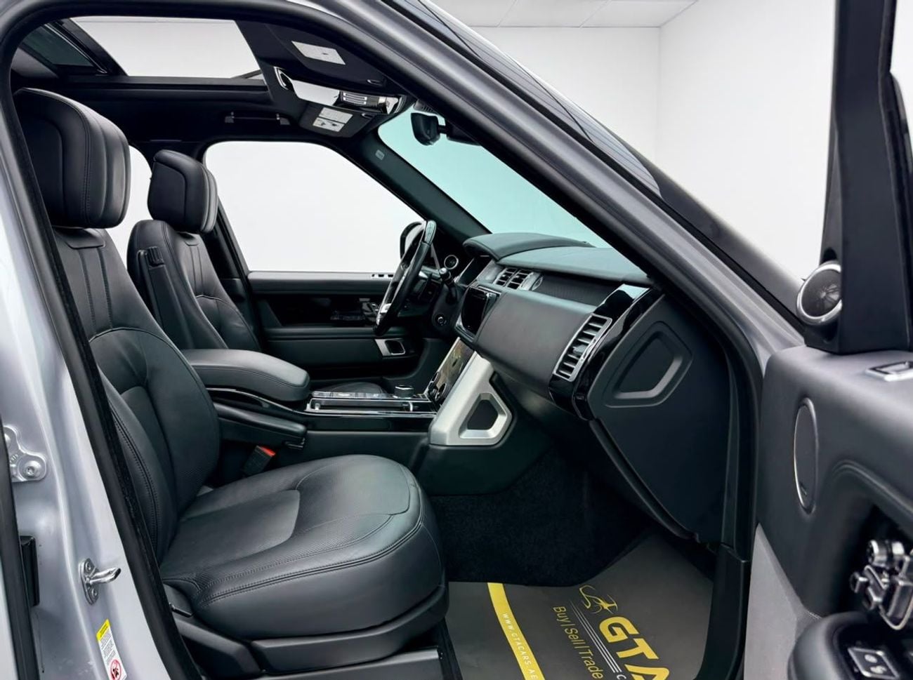 Land Rover Range Rover 2020 Range Rover Vogue P525, Warranty, Fully Loaded, Excellent Condition, Clean Title